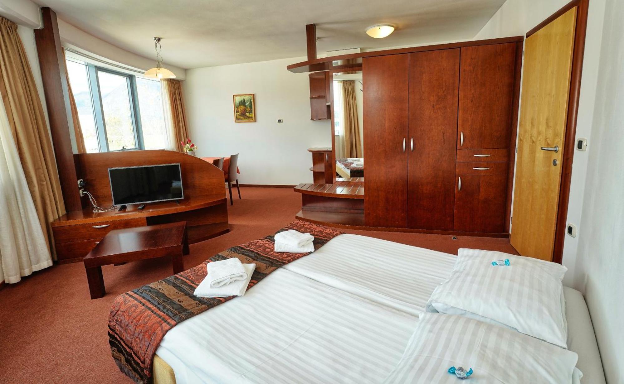 Hotel Krek Superior Lesce  Exterior foto