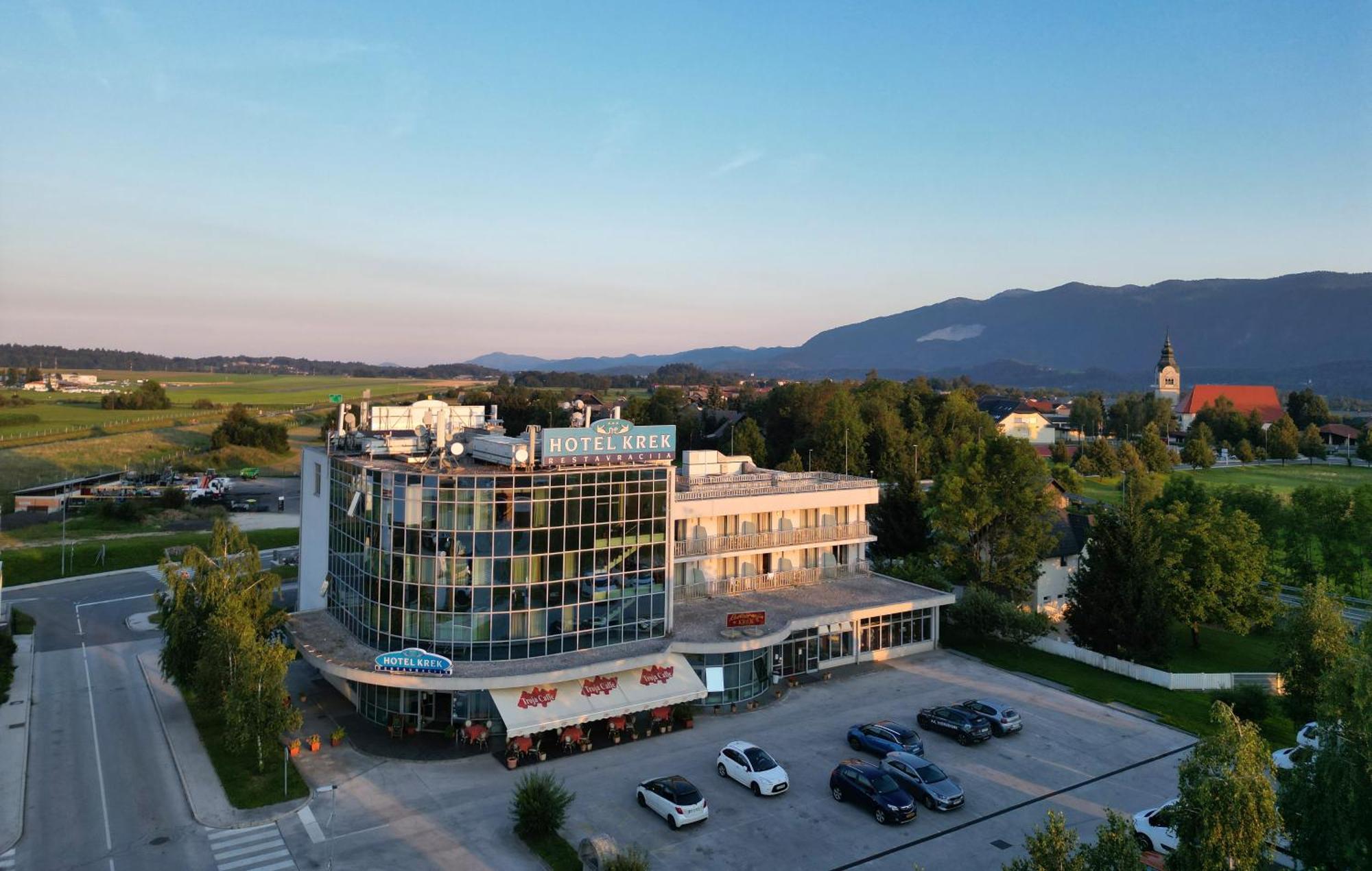 Hotel Krek Superior Lesce  Exterior foto