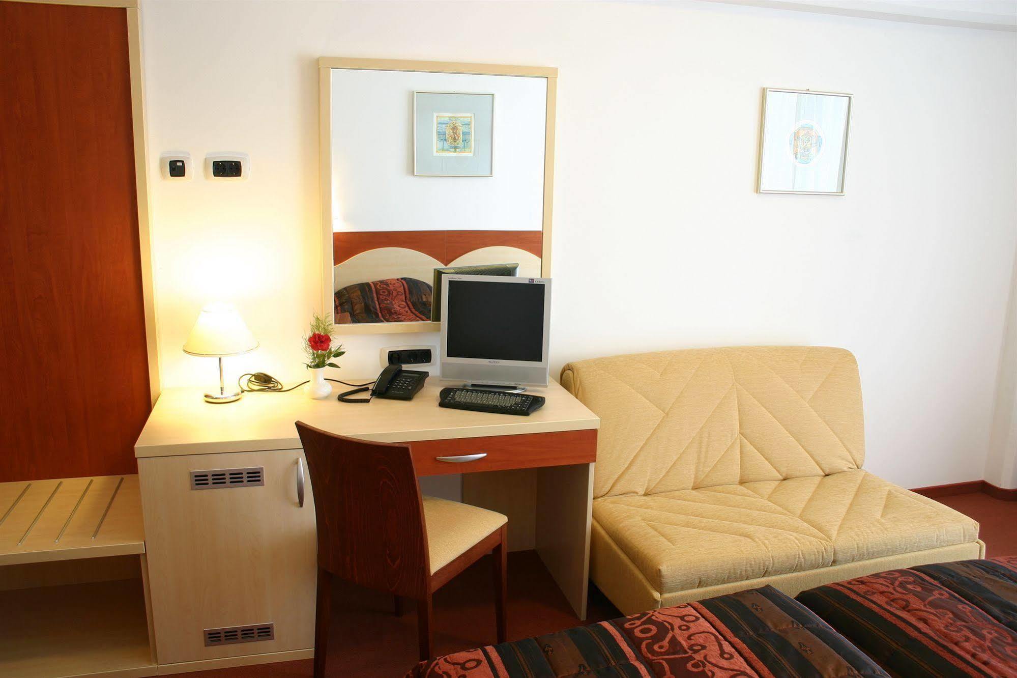 Hotel Krek Superior Lesce  Exterior foto